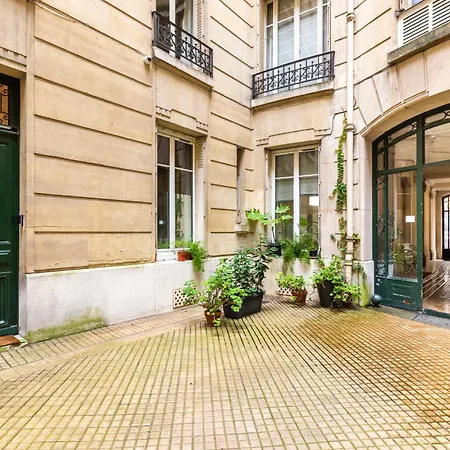 Apartment Studio Bourdonnais Paris
